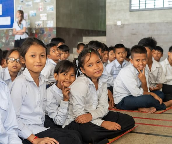 Ce mardi 28 octobre, Taramana a eu l’honneur d’accueillir M. Peak Chapic, un conteur khmer aveugle de 73 ans et expert en narration 571325918 1284571140376813 8140761307823281476 n