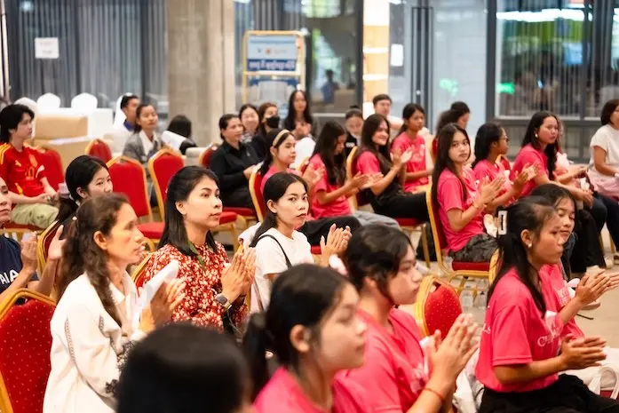 Sensibiliser au cancer du sein au Cambodge : l’art au service de la santé Depistage