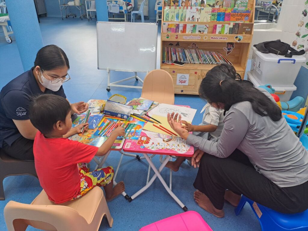 A l’hôpital, lire pour éviter le décrochage scolaire et combler l’ennui lecture hopital sipar 1024x768