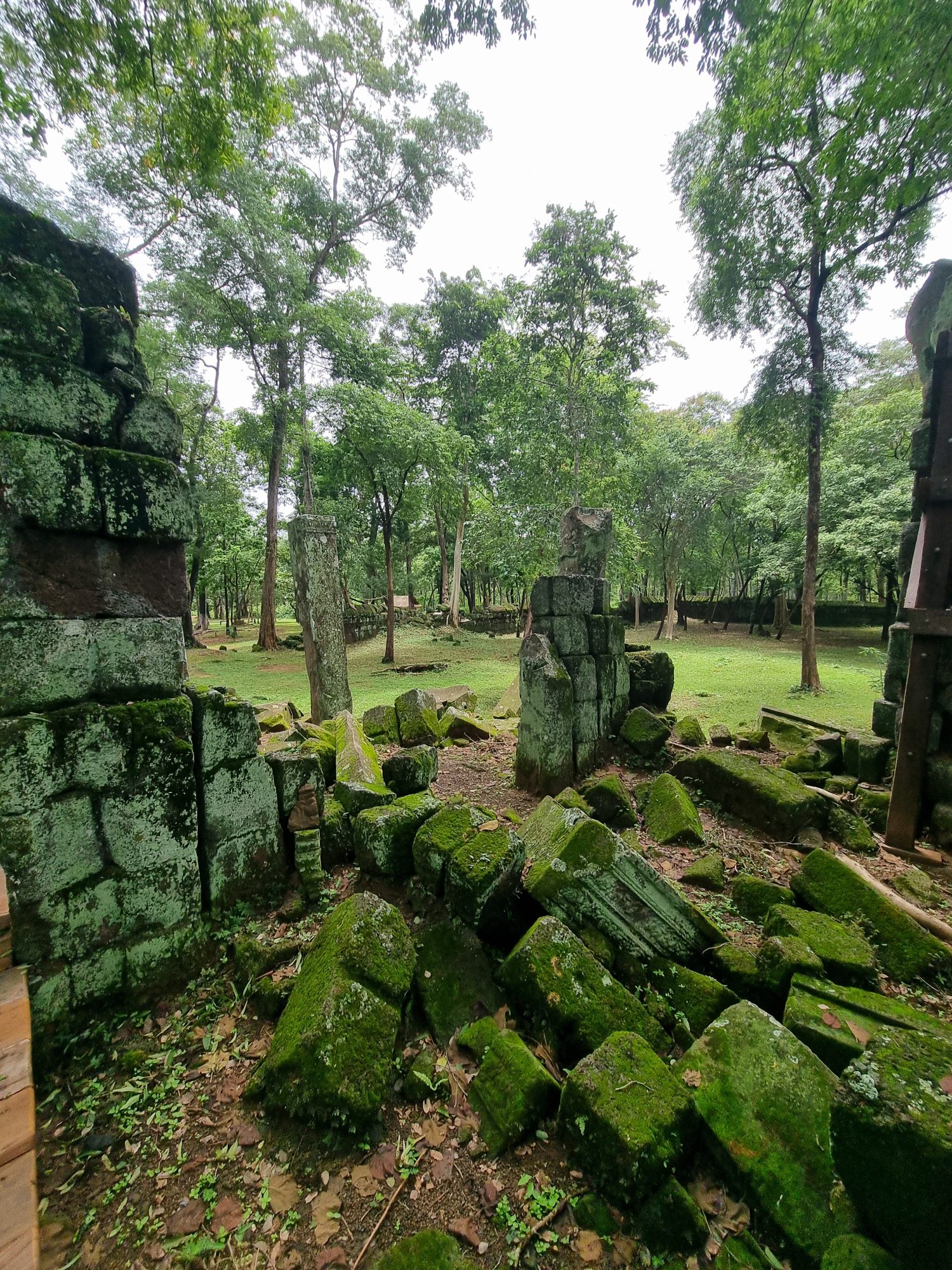 Prasat Banteay Pir Chan : Le temple perdu aux portes d’Angkor 20250726 124132